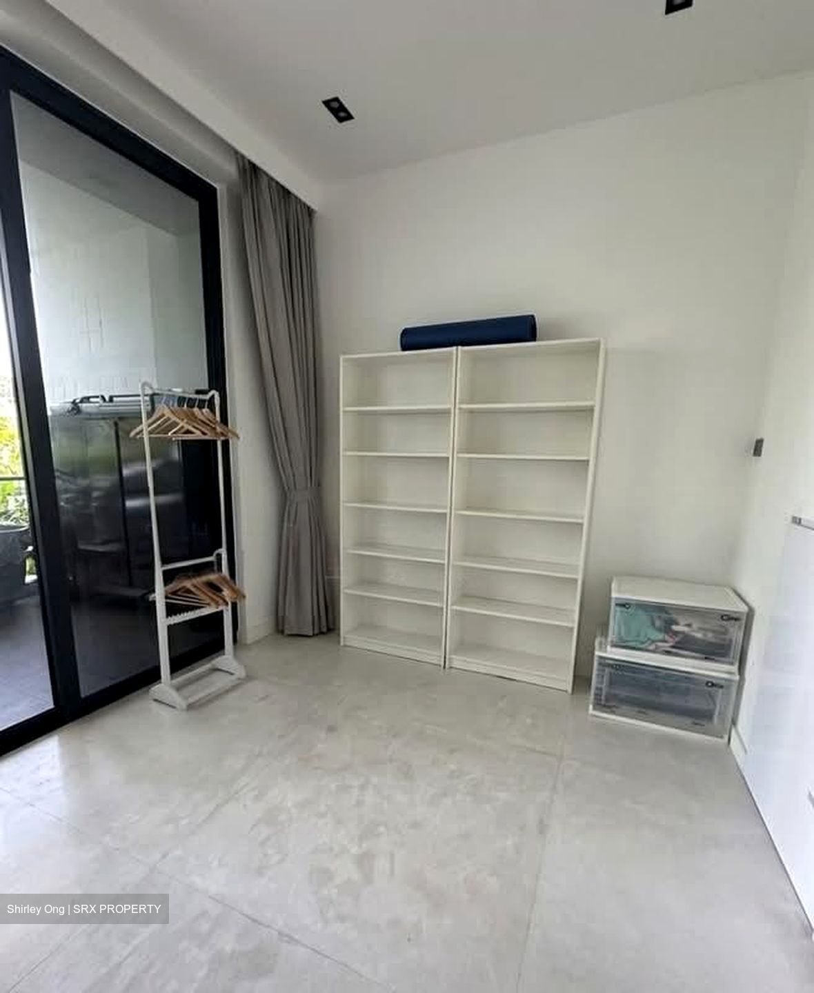 Burgundy Drive (D23), Terrace #575379241